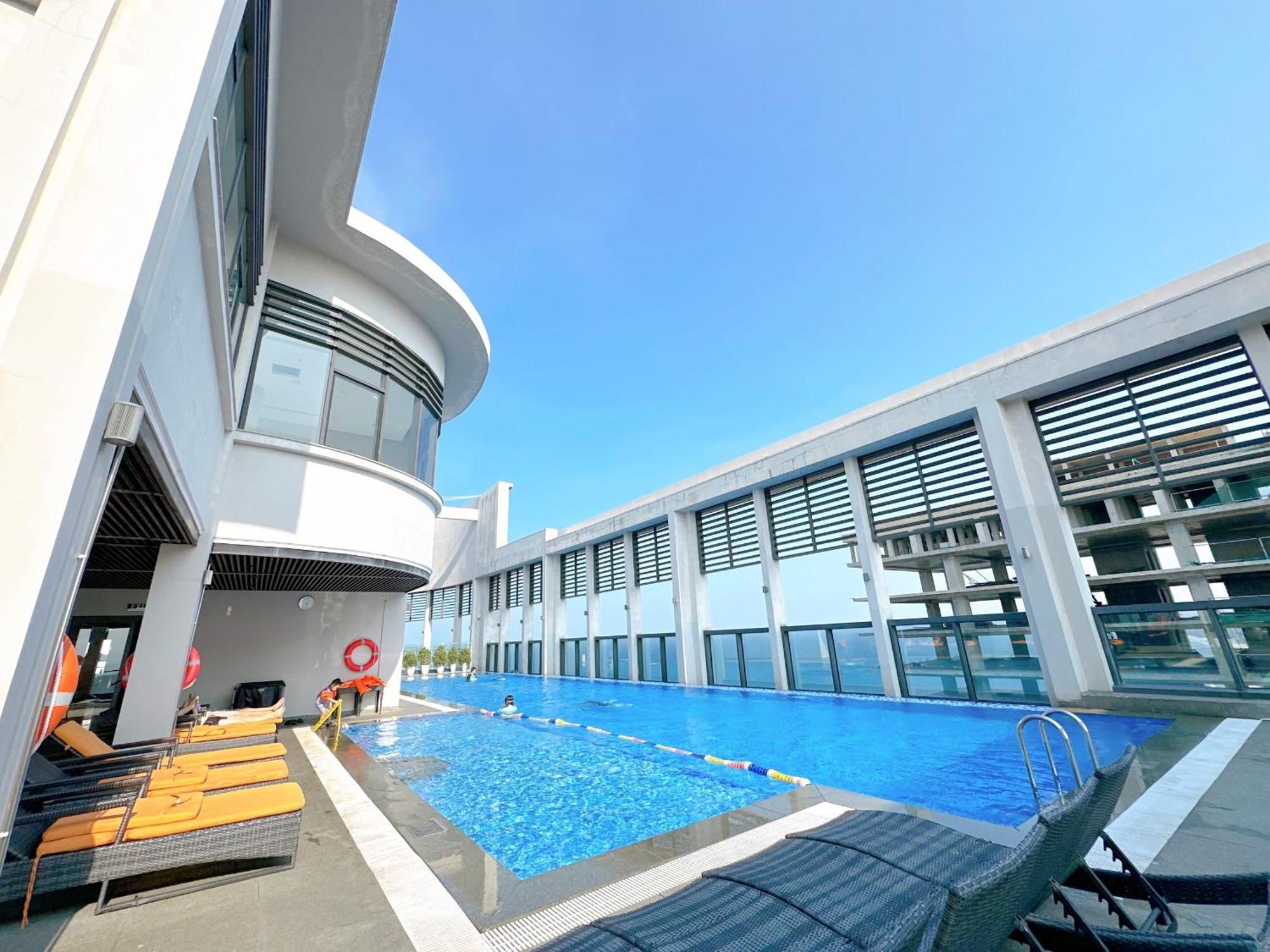 Luxury Apt Opposite Mykhe Beach Da Nang Zewnętrze zdjęcie